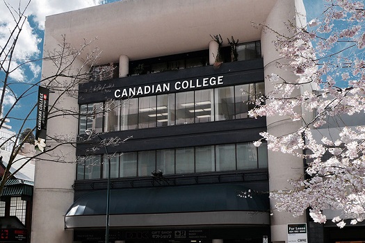 Canadian College
加拿大學院